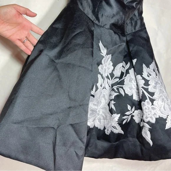 Jovani Black & White Floral Short Strapless Cocktail Dress 🤍⚜️🔲